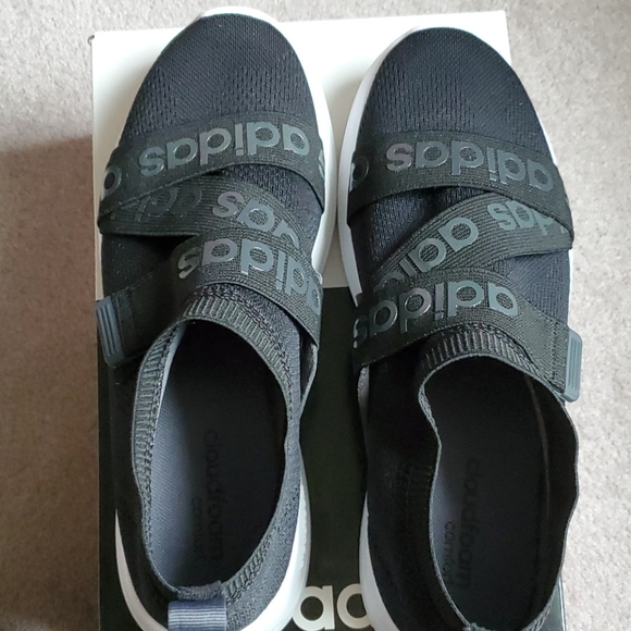 Adidas running shoes - Picture 3 of 5